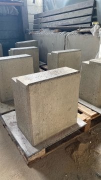 beton-szary-z-formy_0